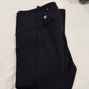 Women’s cropped Black leggings